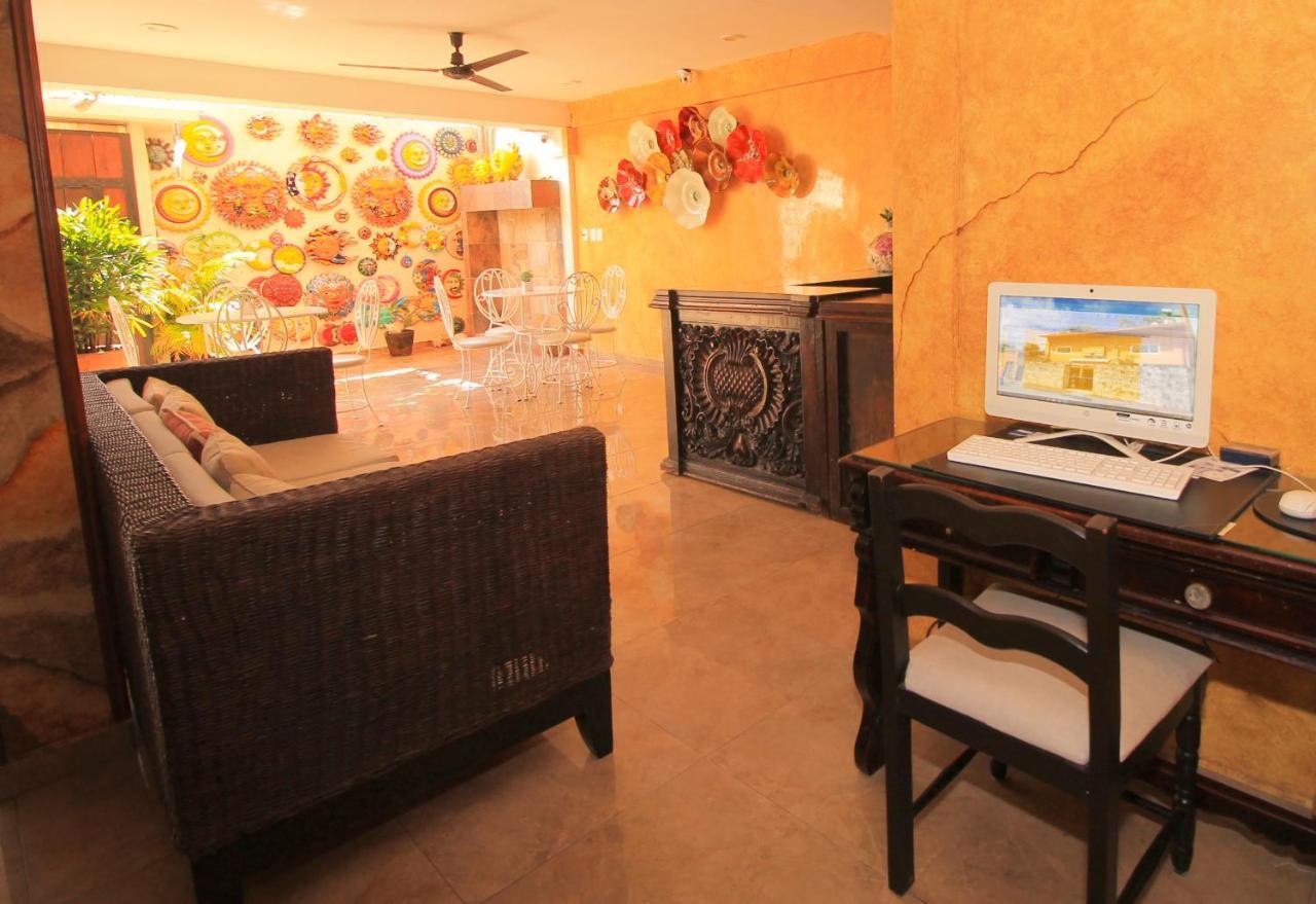 Papagayo Hotel Boutique 普拉亚卡门 外观 照片 The interior of a typical hotel room