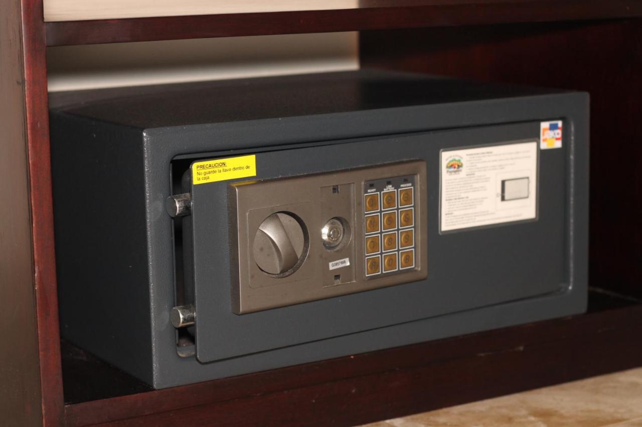 Papagayo Hotel Boutique 普拉亚卡门 外观 照片 A safe